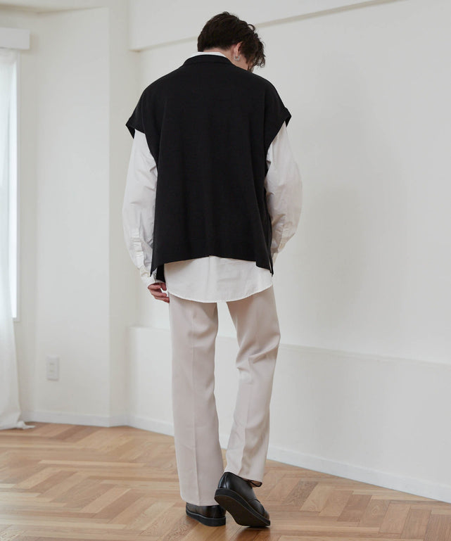 ホワイトアイボリー　モデル：177cm L着用