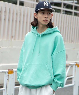 グリーンその他 モデル：174cm L着用