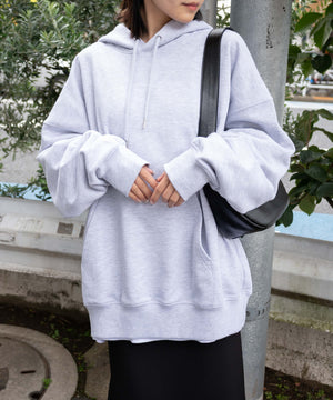 グレーその他　モデル：158cm L着用
