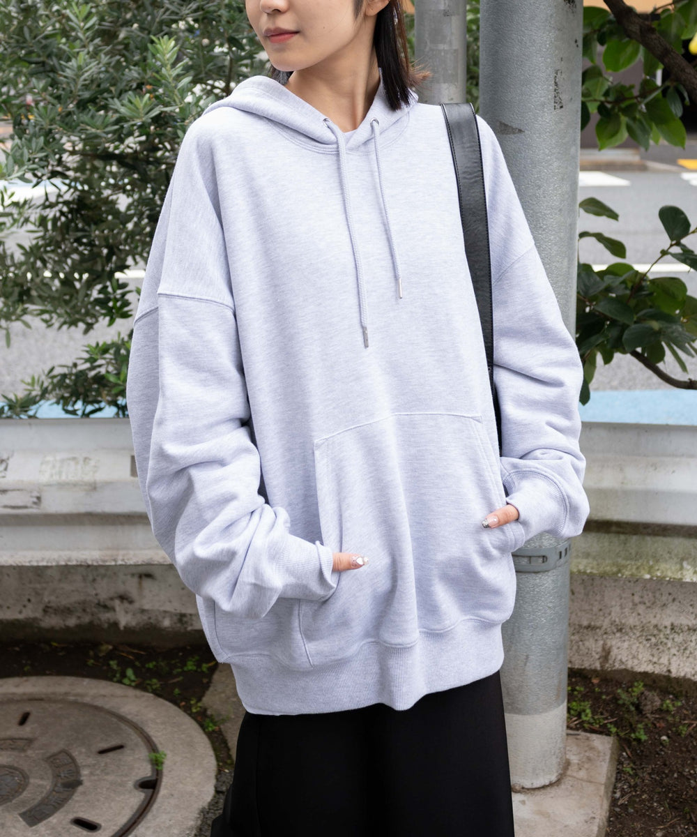 グレーその他　モデル：158cm L着用