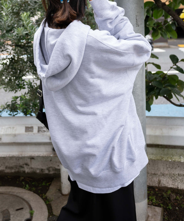 グレーその他　モデル：158cm L着用