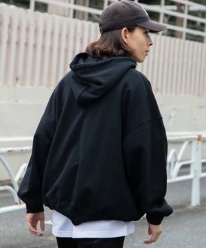 ブラック モデル：174cm L着用