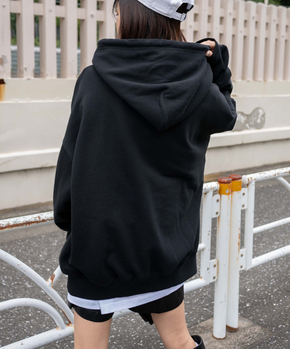 ブラック　モデル：158cm L着用