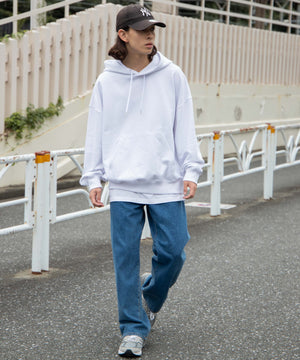 ホワイト モデル：174cm L着用