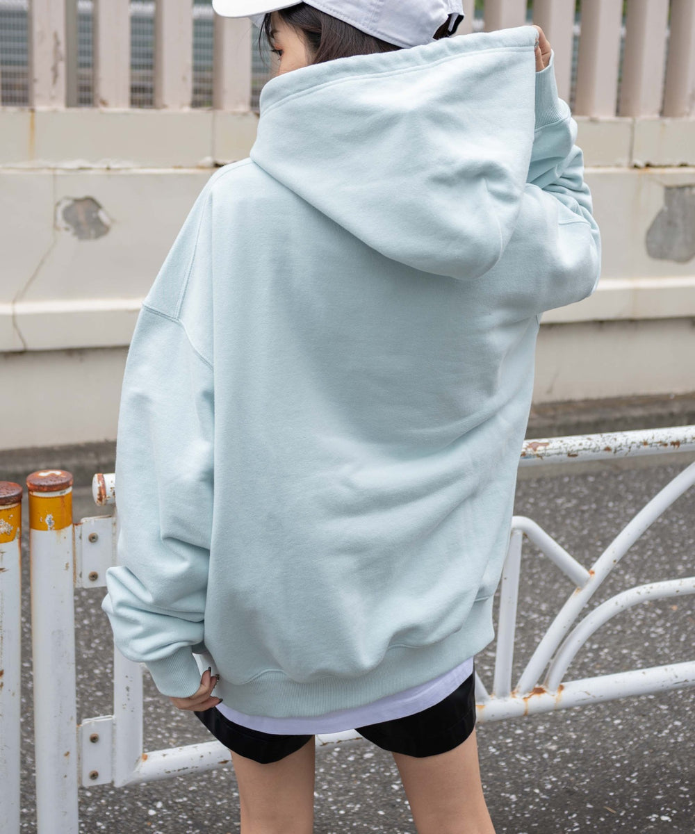 ブルーその他　モデル：158cm L着用