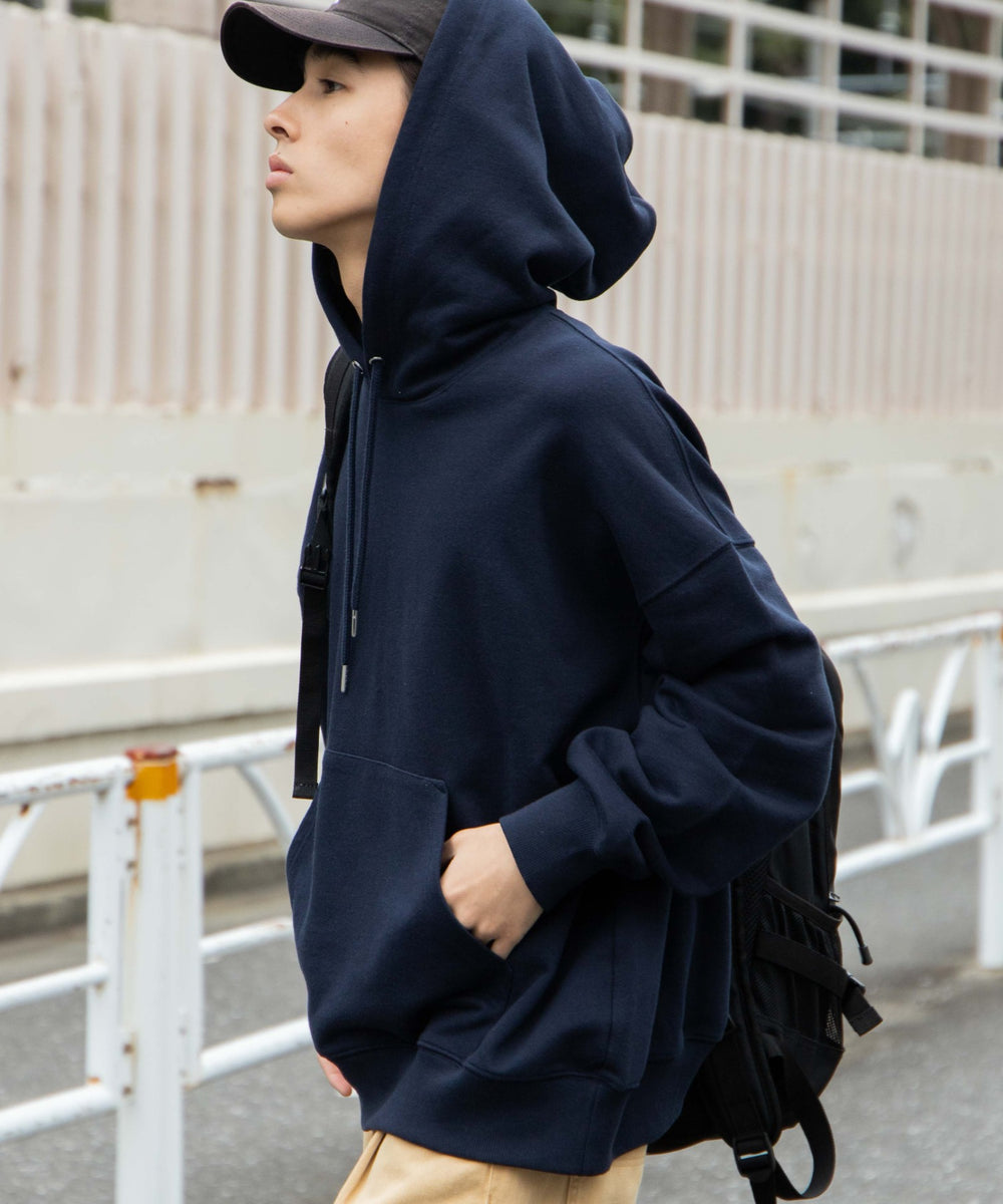 ネイビー モデル：174cm L着用