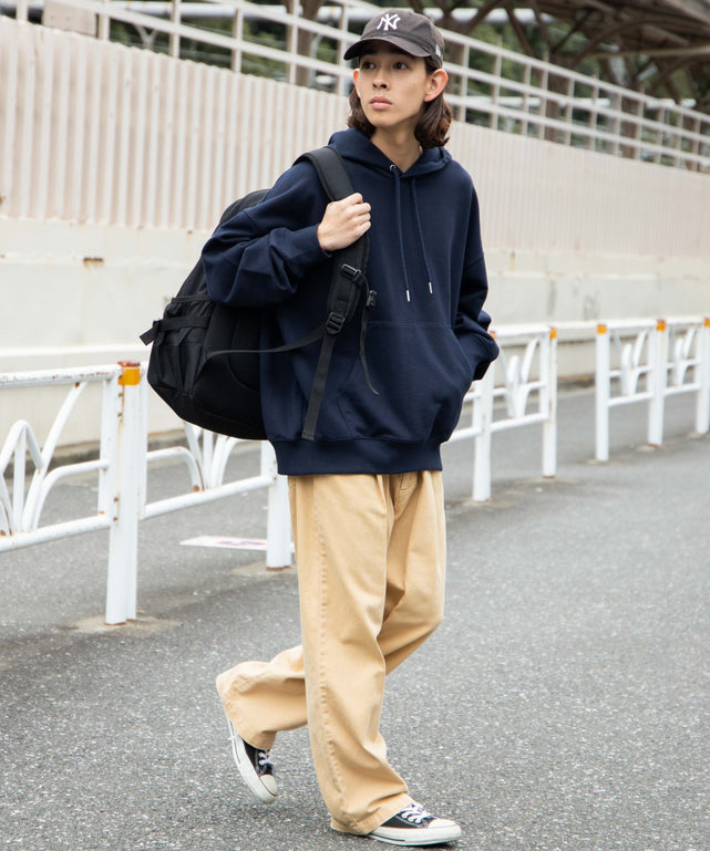 ネイビー モデル：174cm L着用