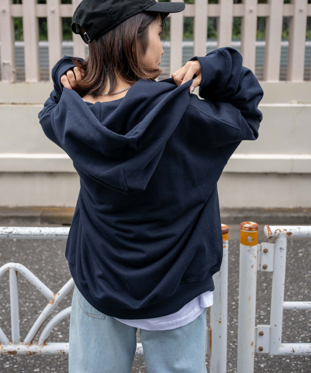 ネイビー　モデル：158cm L着用