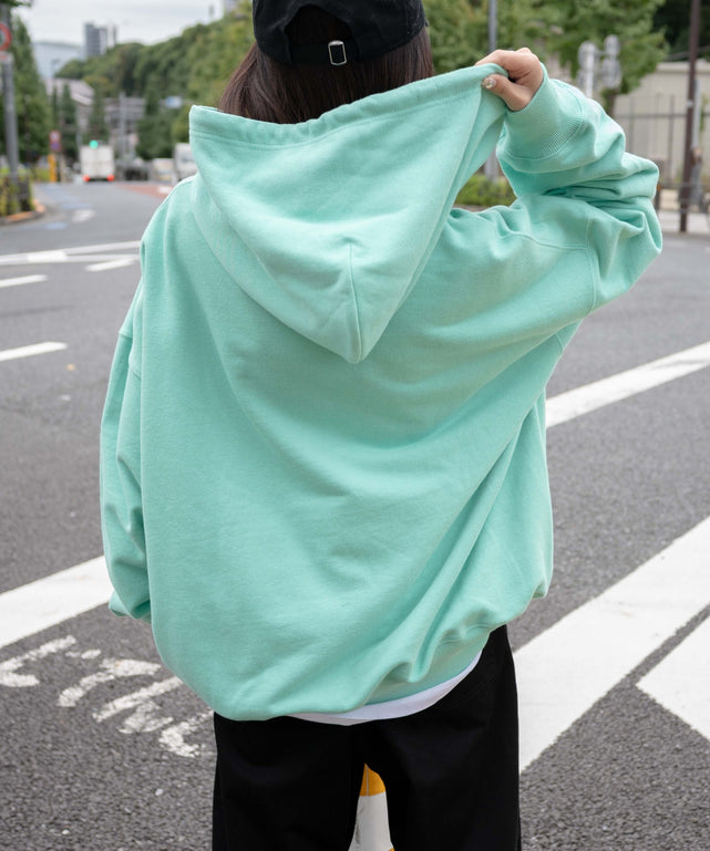 グリーンその他　モデル：158cm L着用