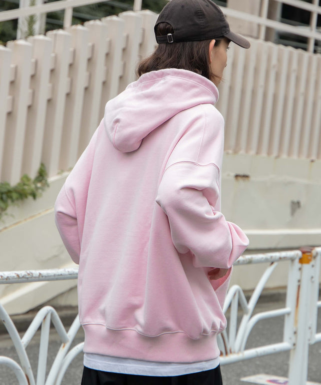 Lピンク モデル：174cm L着用