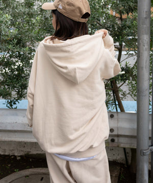 Lベージュ　モデル：158cm L着用