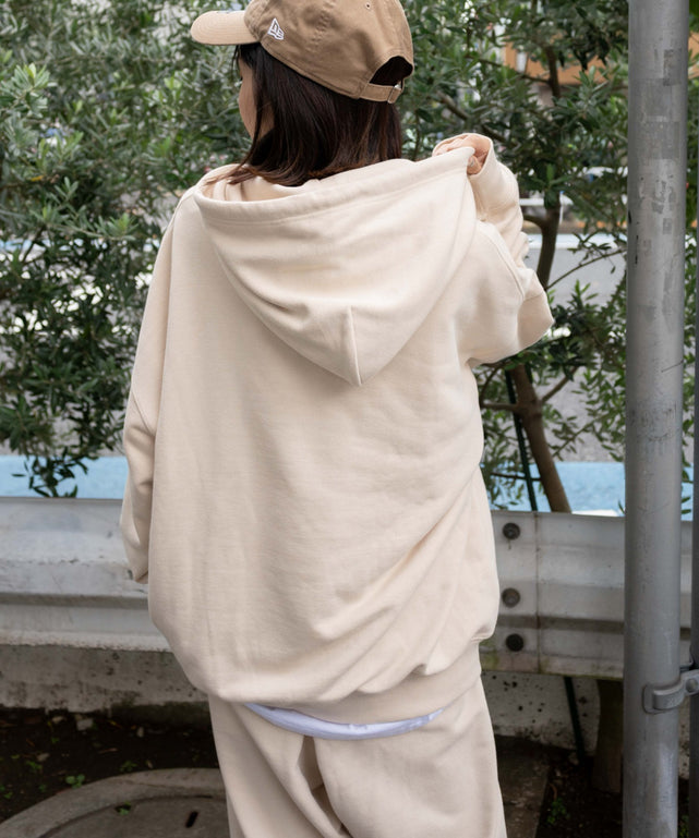 Lベージュ　モデル：158cm L着用