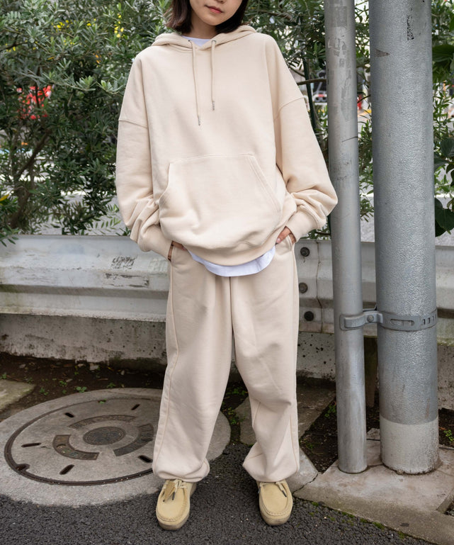 Lベージュ　モデル：158cm L着用