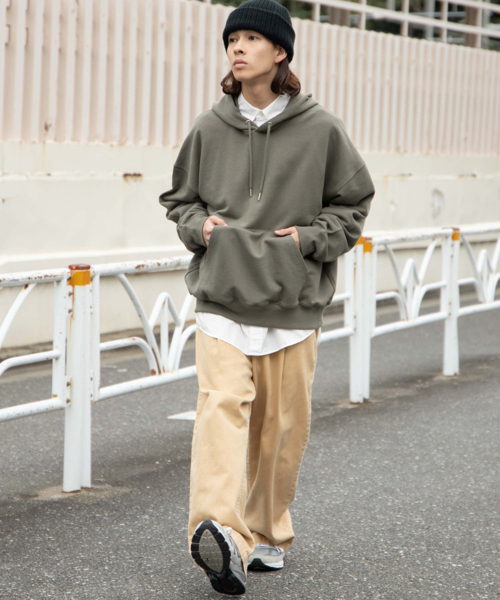 カーキ モデル：174cm L着用