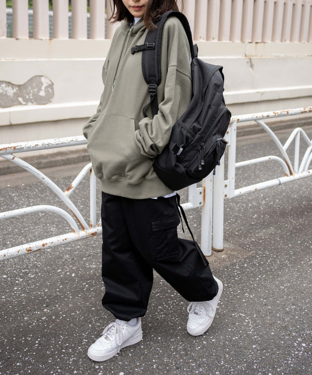 カーキ　モデル：158cm L着用