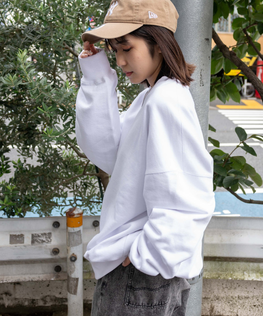 ホワイト　モデル：158cm L着用