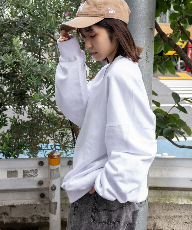 ホワイト　モデル：158cm L着用