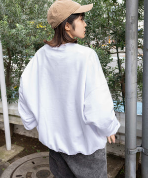 ホワイト　モデル：158cm L着用