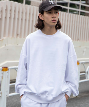 ホワイト モデル：174cm L着用