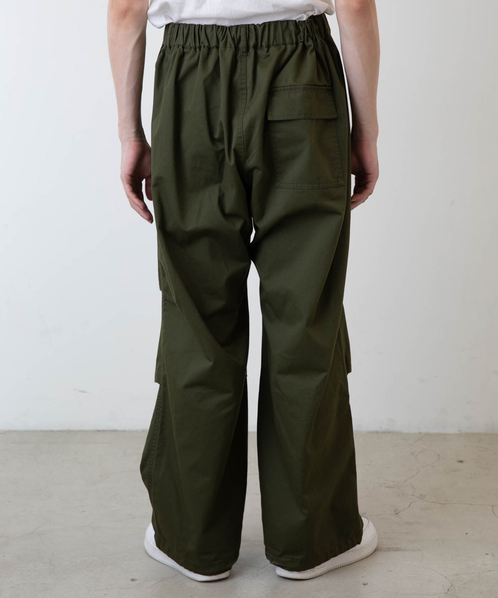 カーキ モデル : 175cm L着用