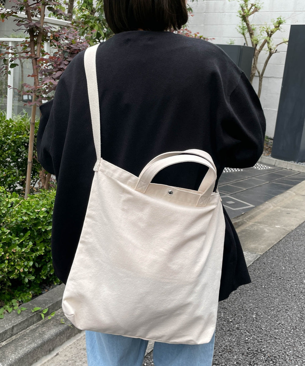 ブラック　モデル：155cm Lサイズ着用