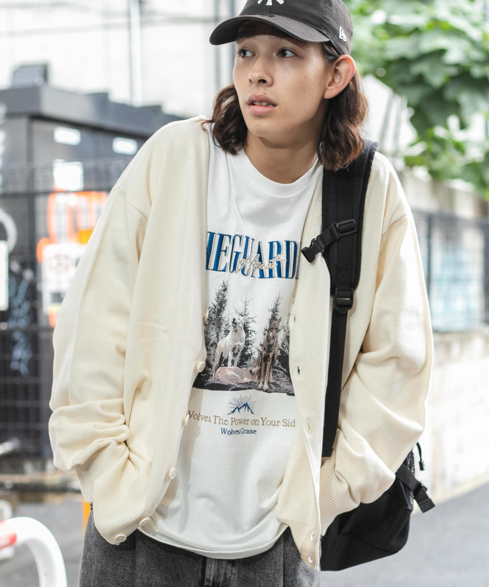 ホワイト　モデル：174cm L着用