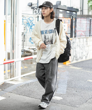 ホワイト　モデル：174cm L着用