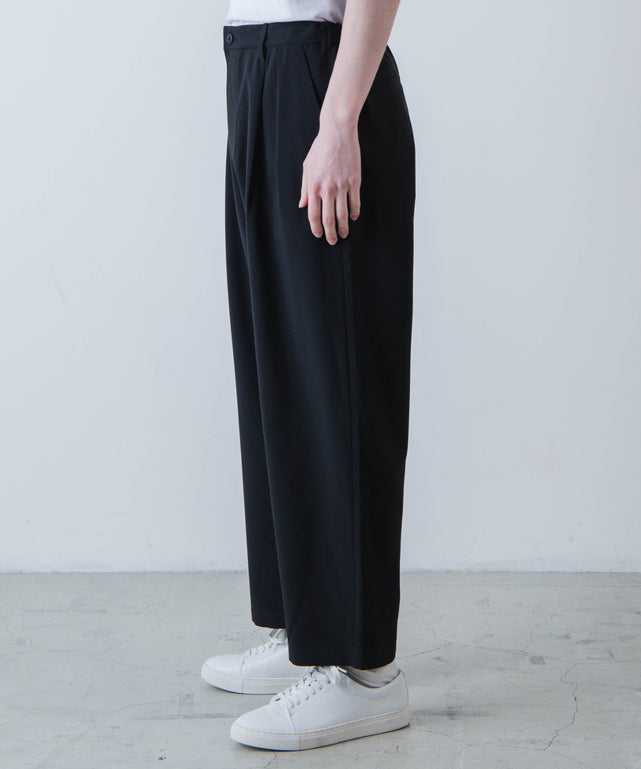 ブラック モデル：177cm L着用