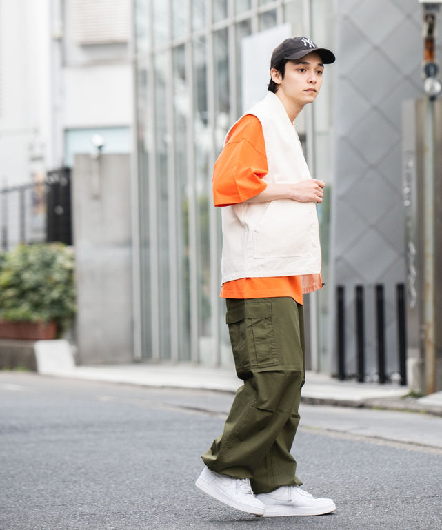 オフホワイト モデル：175cm L着用