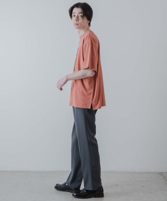 オレンジ／夜のカフェテラス モデル：178cm L着用