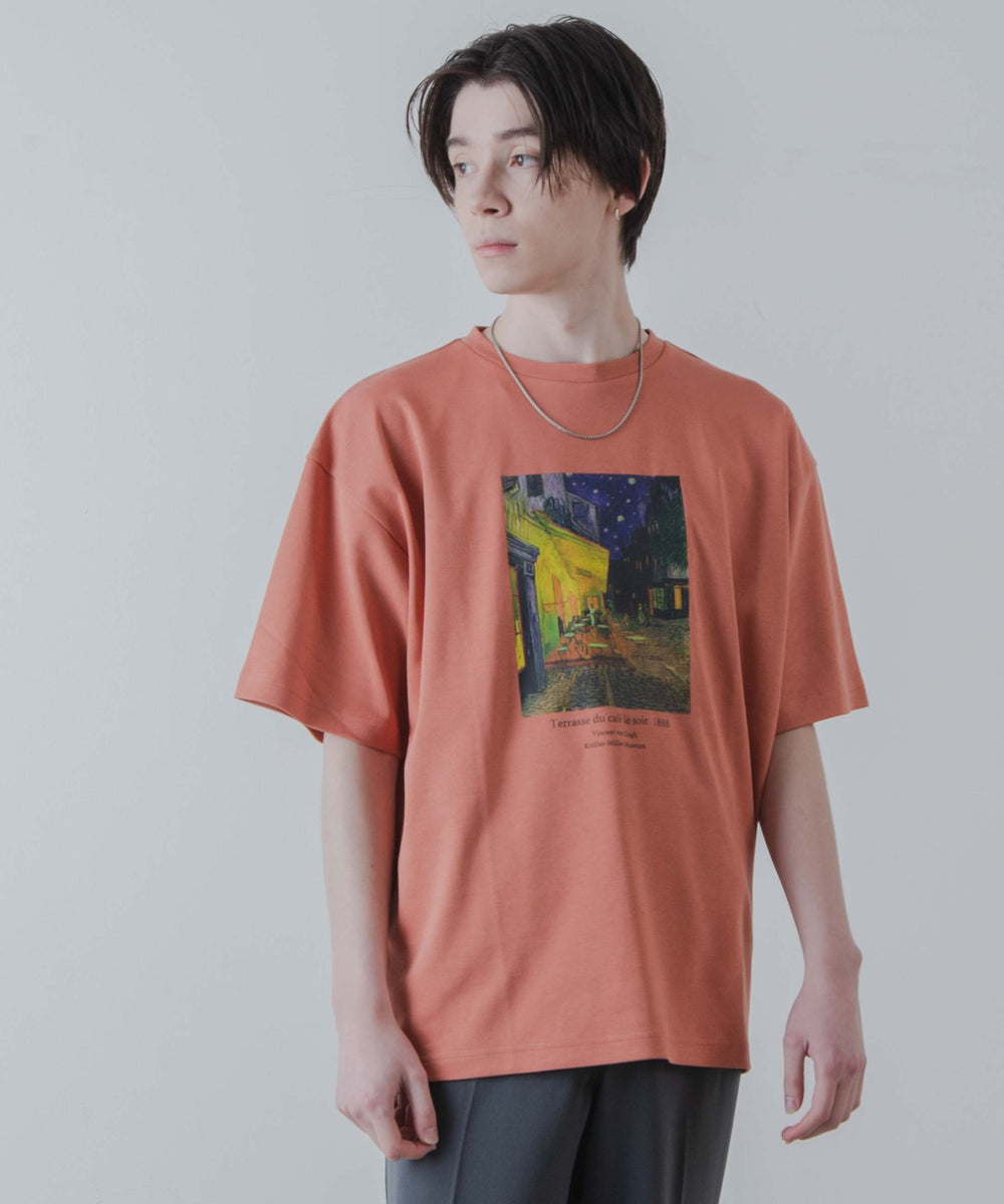 オレンジ／夜のカフェテラス モデル：178cm L着用