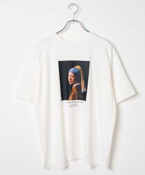 ホワイト／真珠の耳飾り少女