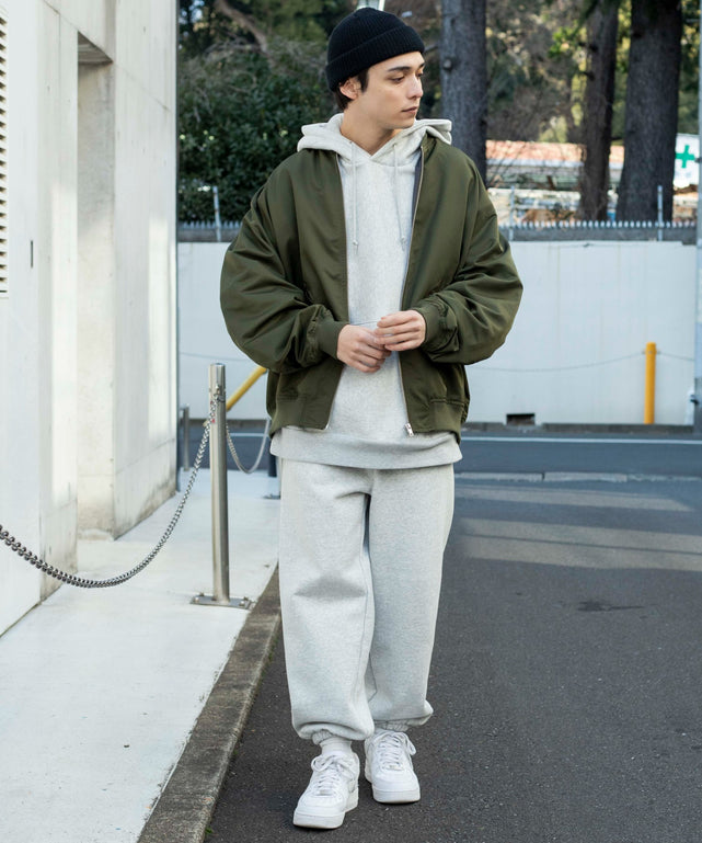カーキ モデル：175cm L着用
