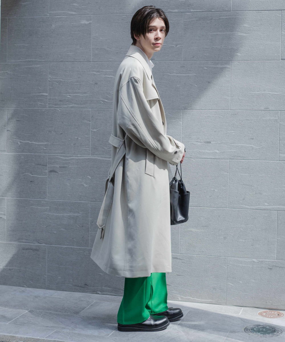 ルーズトレンチコート