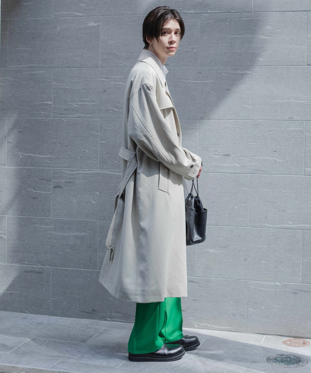 ルーズトレンチコート