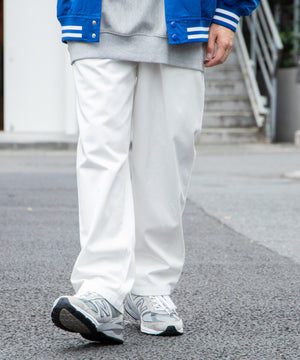 ホワイト モデル：175cm L着用