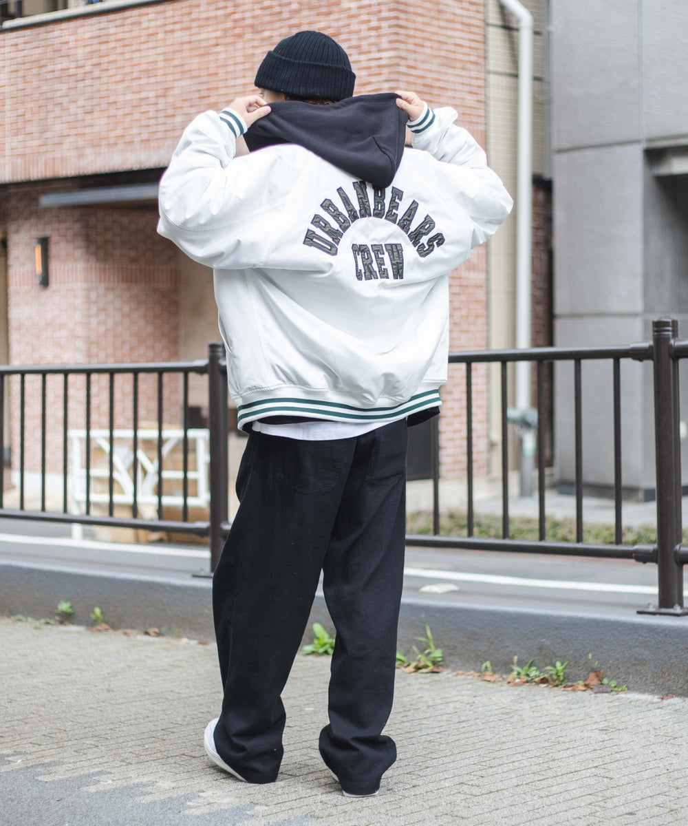 ホワイト モデル：174㎝ M着用