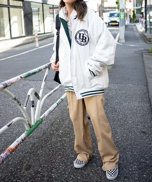 ホワイト　モデル：154cm　L着用 