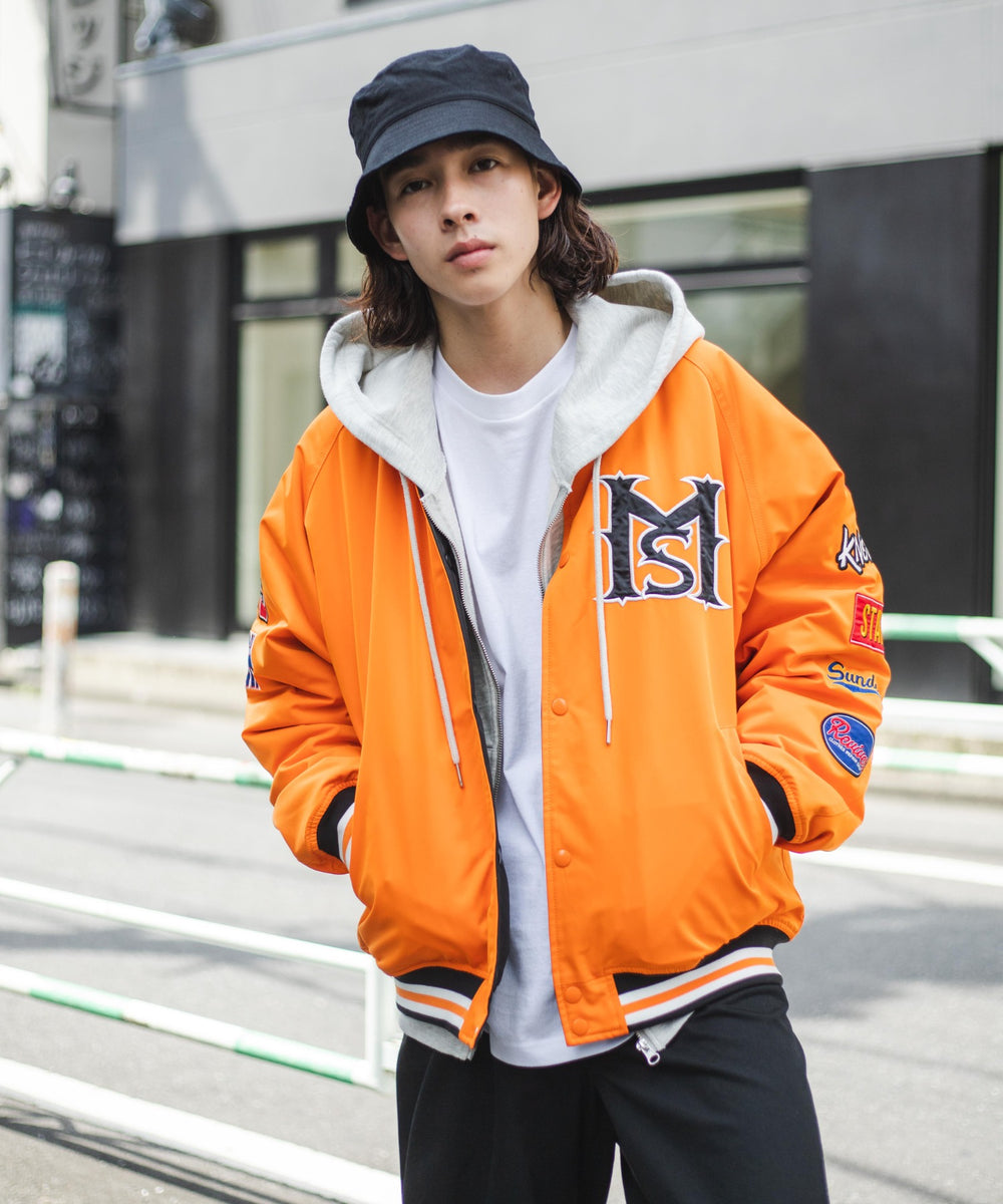 オレンジ モデル：174㎝ M着用