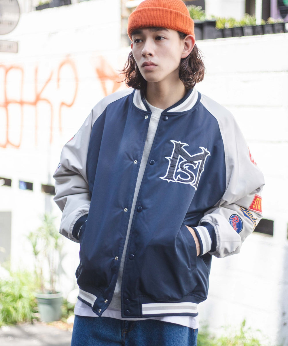 ネイビー モデル：174㎝ M着用