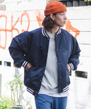 ネイビー モデル：174㎝ M着用