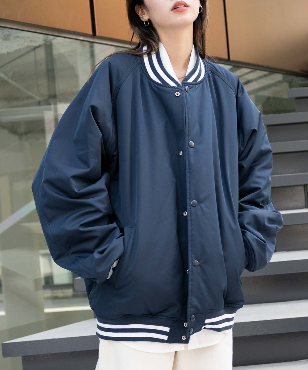 ネイビー　モデル：154cm　L着用 