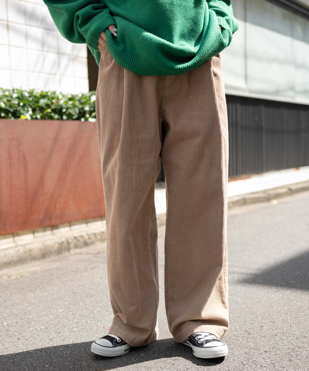 ホベージュ　モデル:161cm L着用