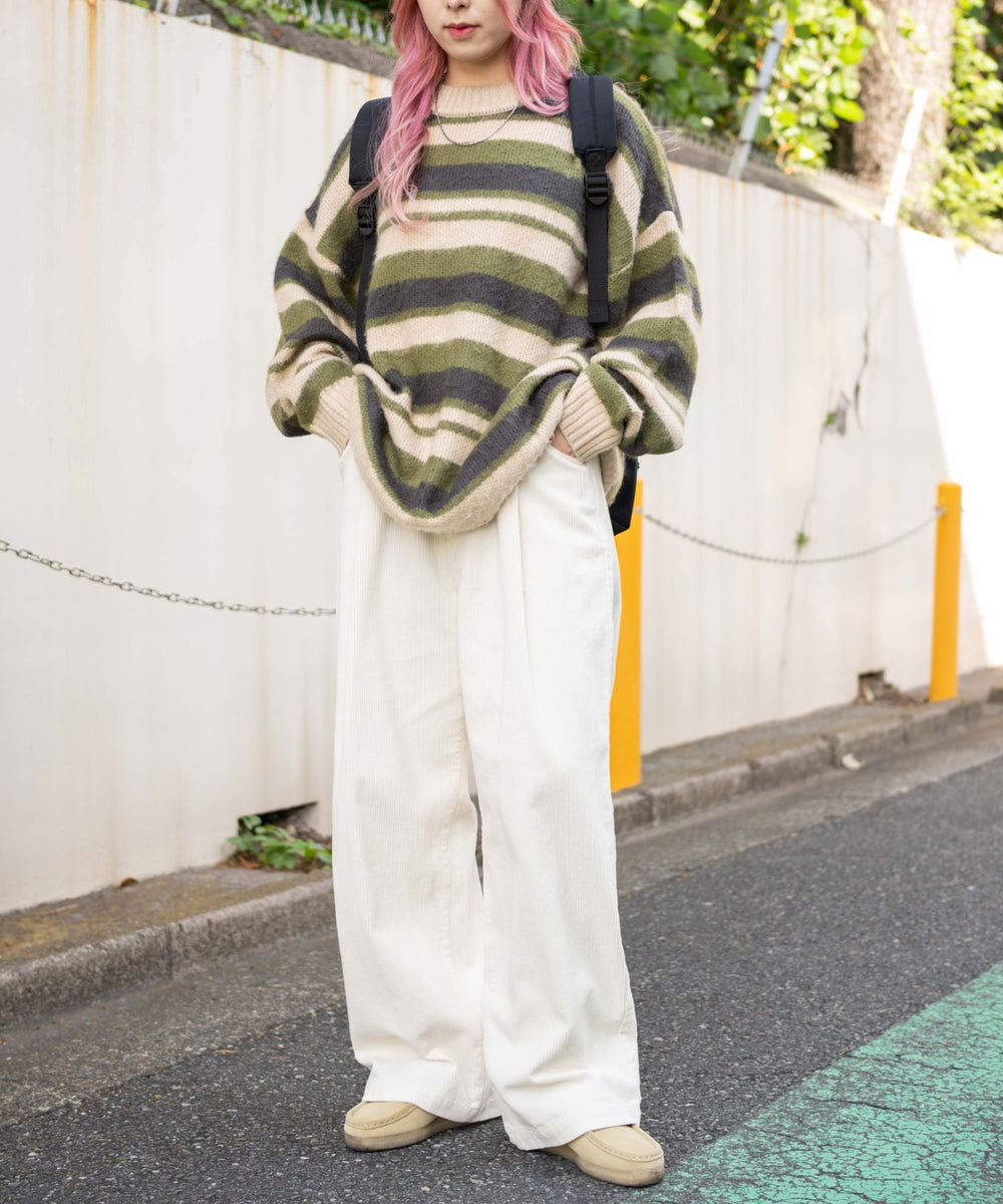 ホワイトアイボリー　モデル:161cm L着用