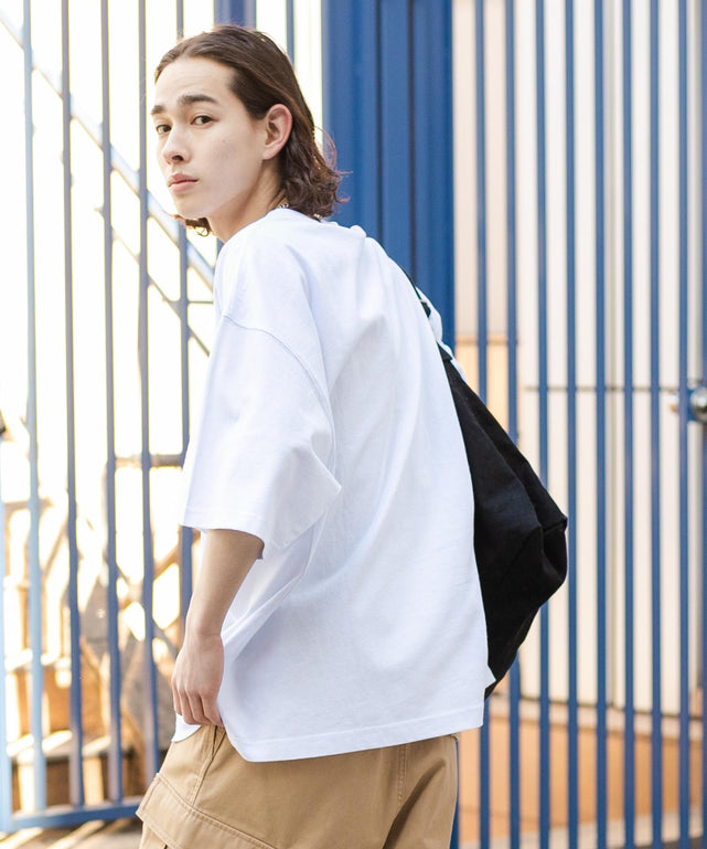 ホワイト モデル：174㎝ L着用