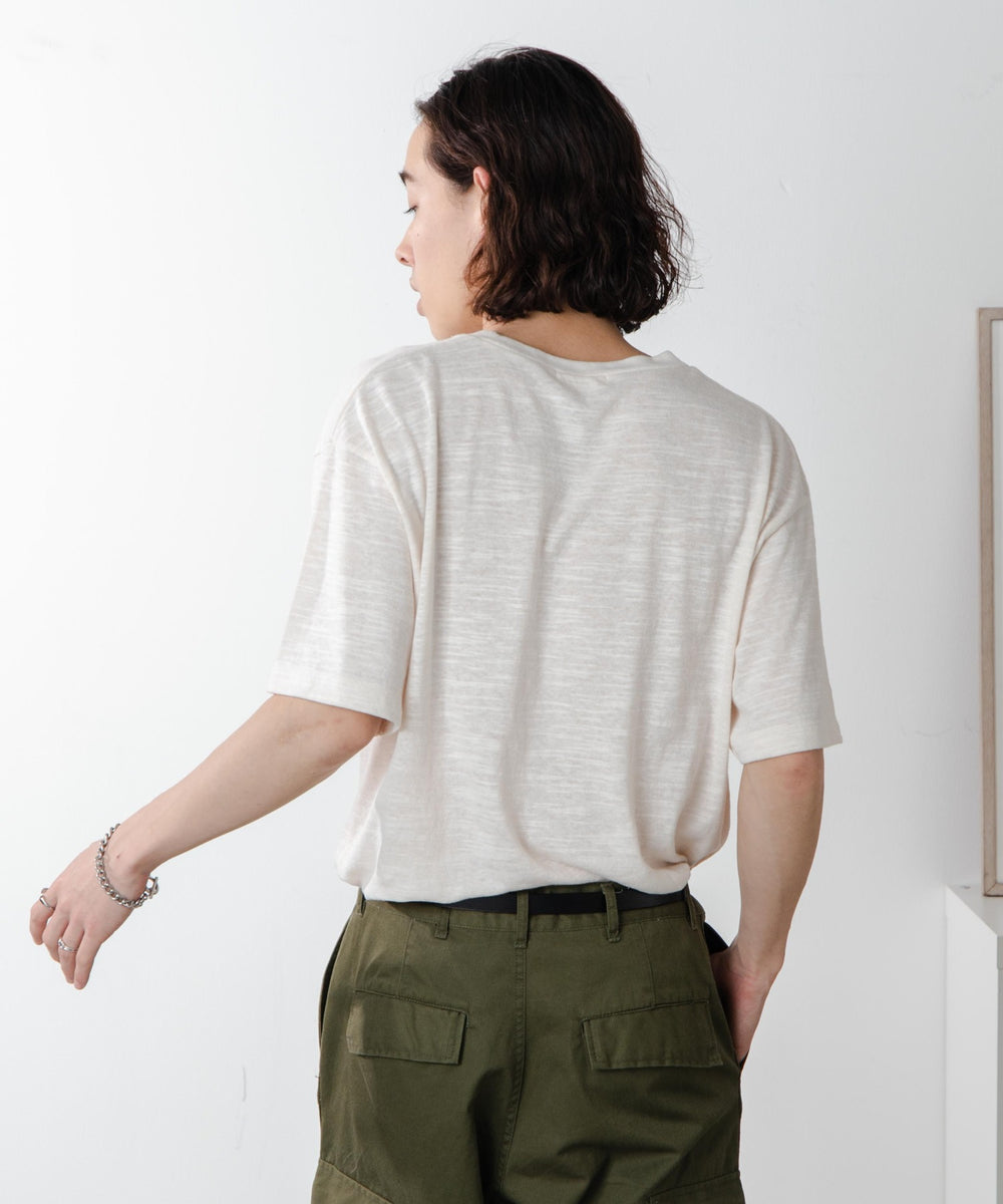 オフホワイト モデル：174㎝ L着用