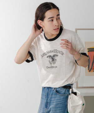 オフホワイト モデル：174㎝ L着用