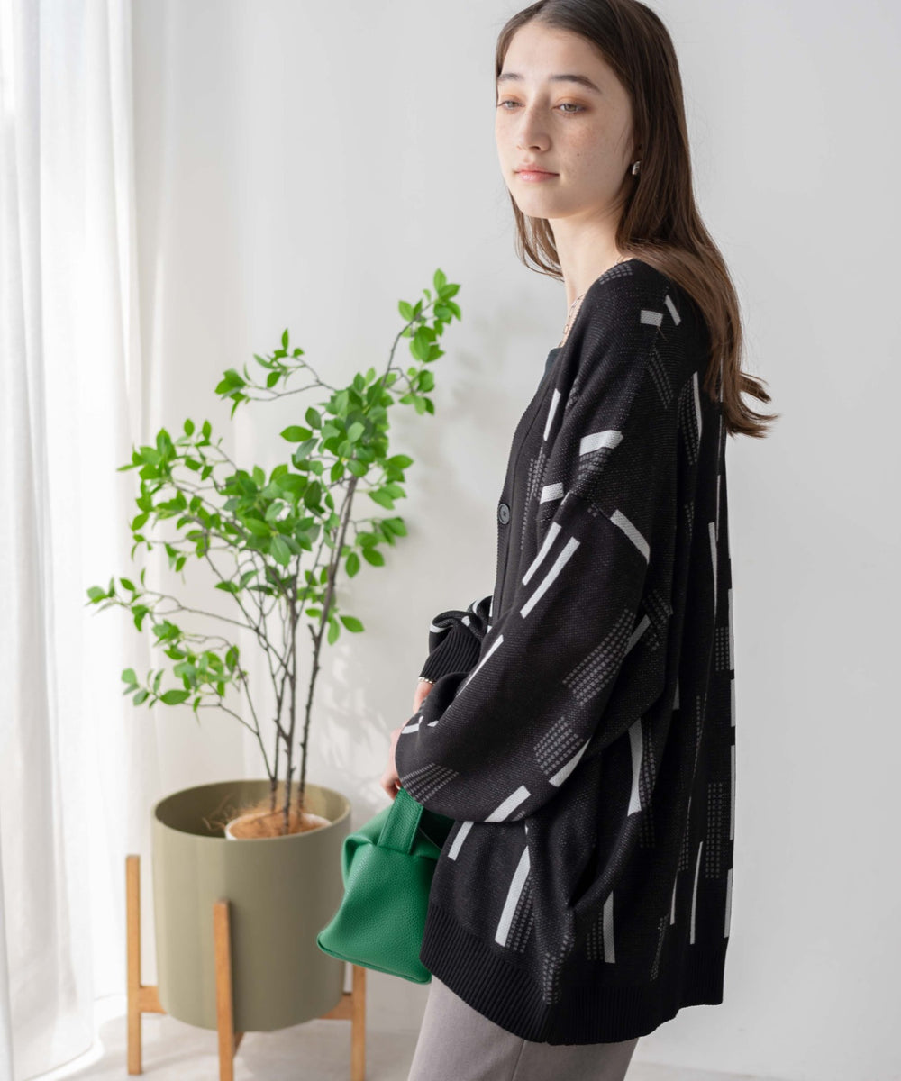 柄3 モデル : 164cm L着用