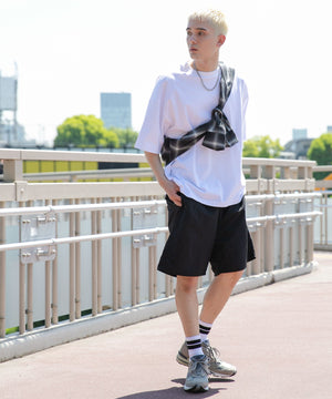 ブラック モデル：178cm L着用