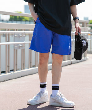 ブルー モデル：178cm L着用